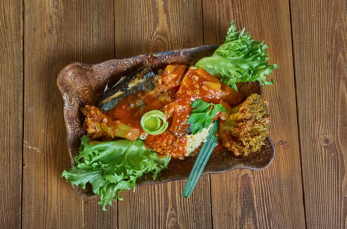 A platter of coo-coo and flying fish