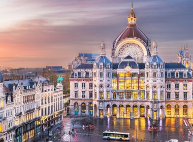 Canals & Cafés of Belgium & Holland thumbnail