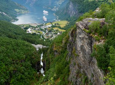 Summertime in Norway - Coastal Towns & Fjordland Villages thumbnail
