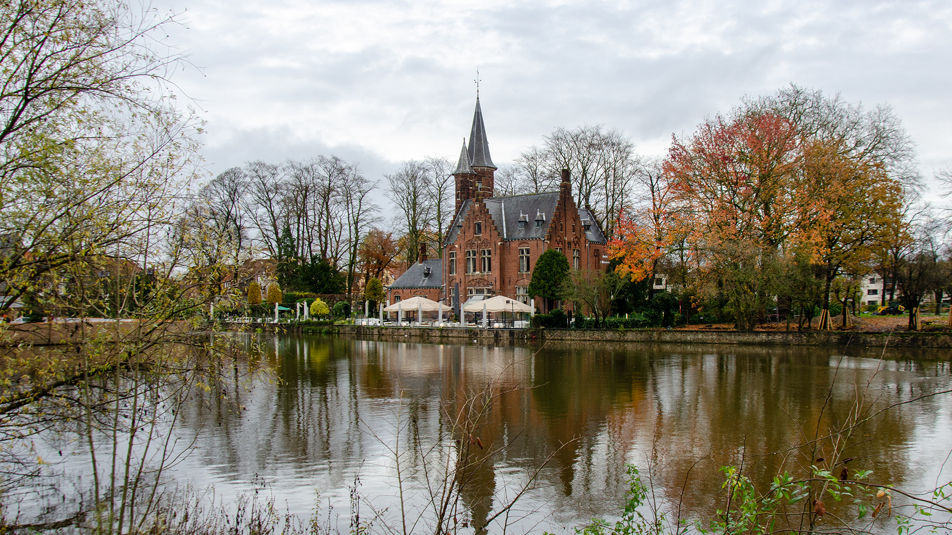 Chocolates & Lace: Mini Cruise to Medieval Bruges - Ambience