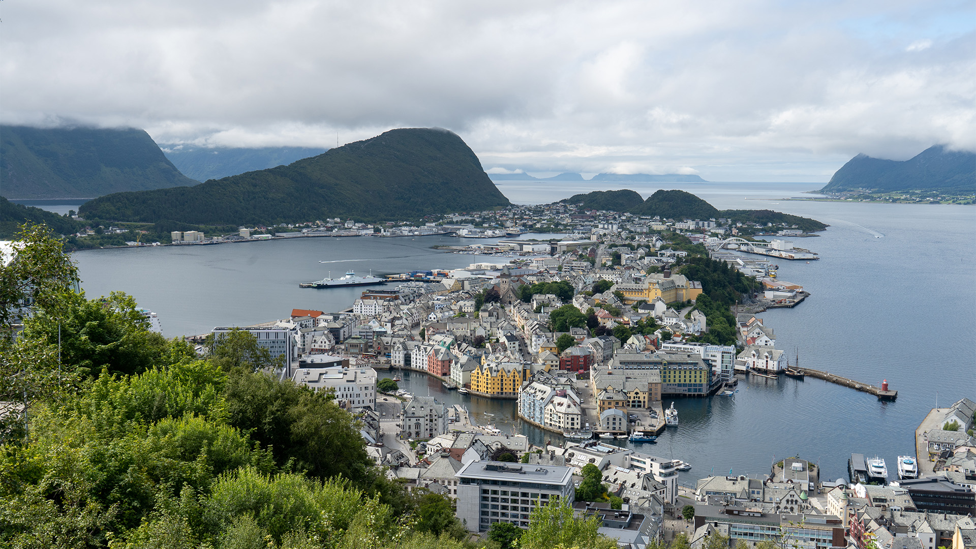 Fjordland Escapes & Nordic Traditions