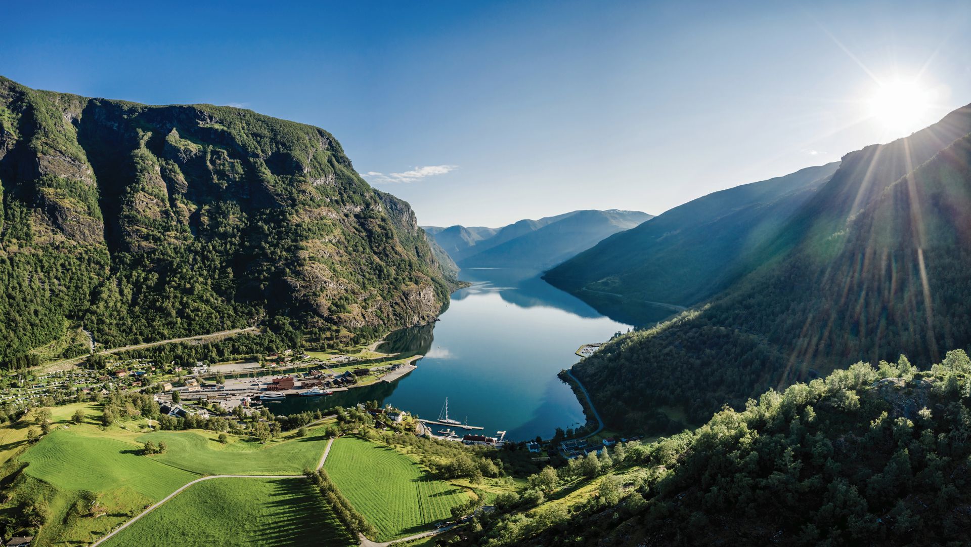 Fjordland Landscapes & Nordic Traditions