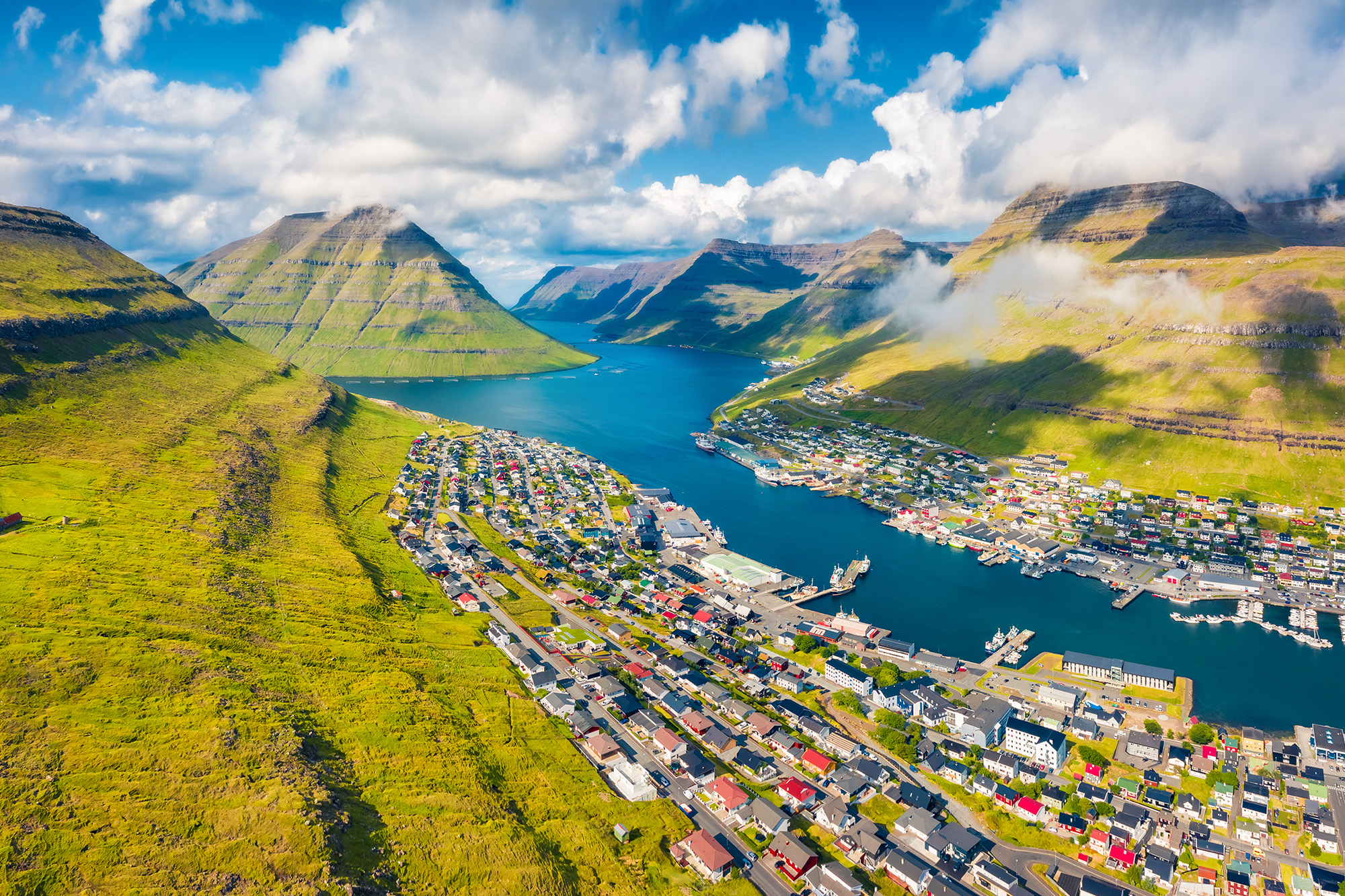 Iceland - Whales, Waterfalls & Geysers